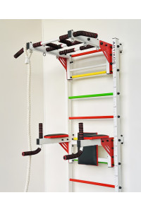 Drabinka gimnastyczna z poziomym drążkiem, drążkami i ławką ARTKOS jest w kolorze białym z czerwonymi i czarnymi elementami