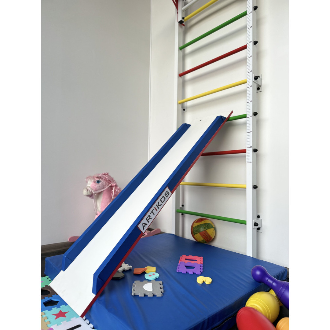 Zjeżdżalnia dla dzieci na ścianę szwedzką