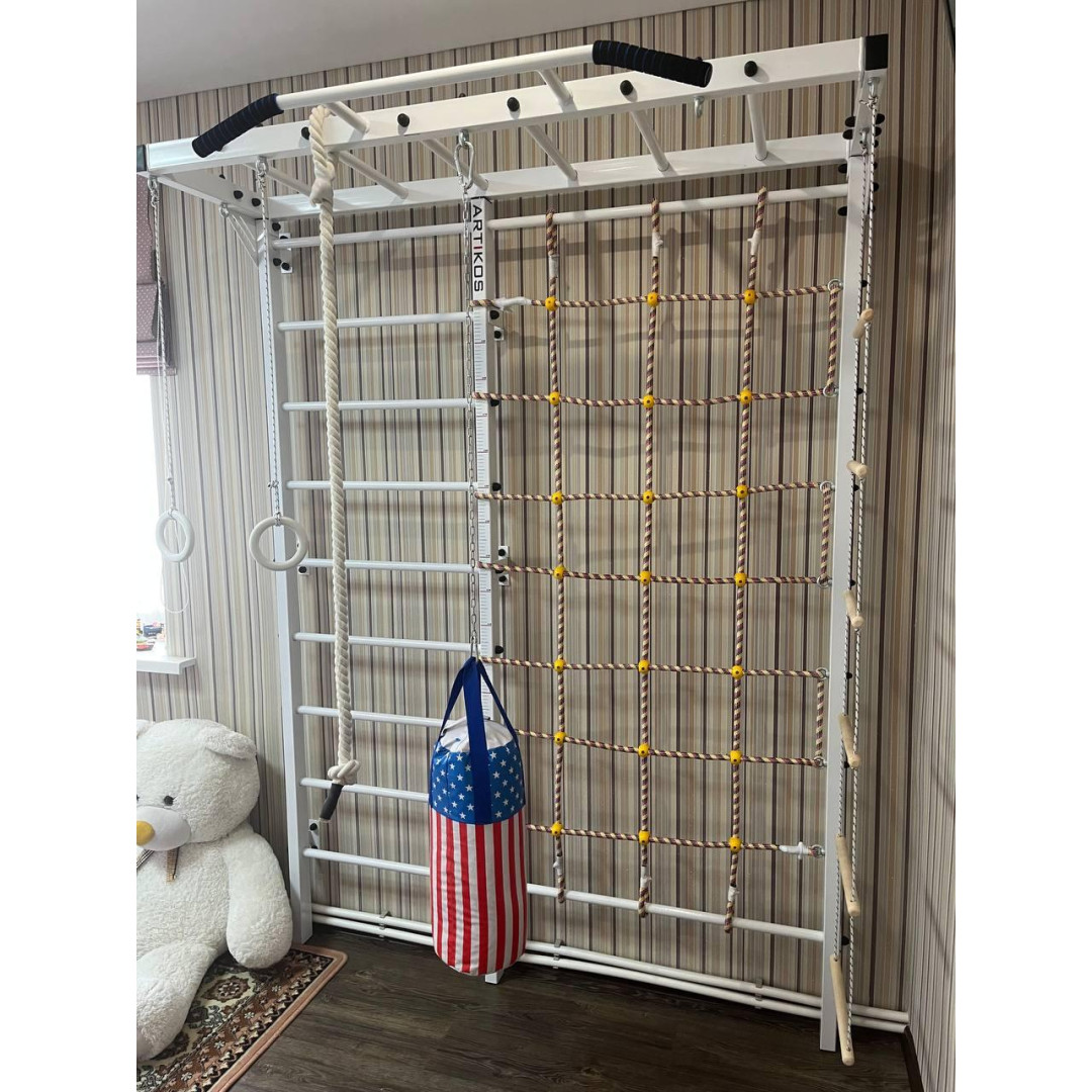 Ściana z uchwytem ARTKOS + listwy dociskowe