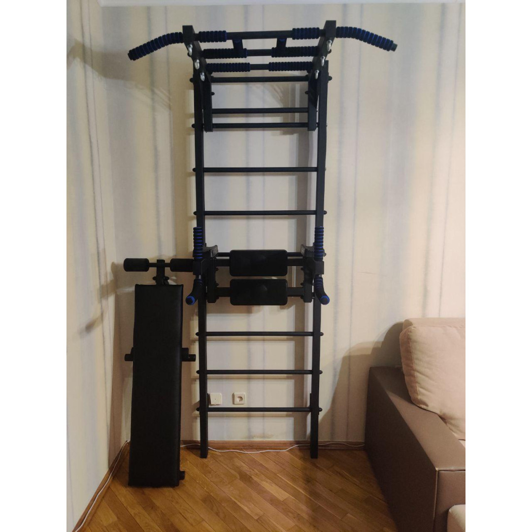 Drabinka gimnastyczna z poziomym drążkiem, drążkami i ławką ARTKOS wzmocniona czarnym kolorem