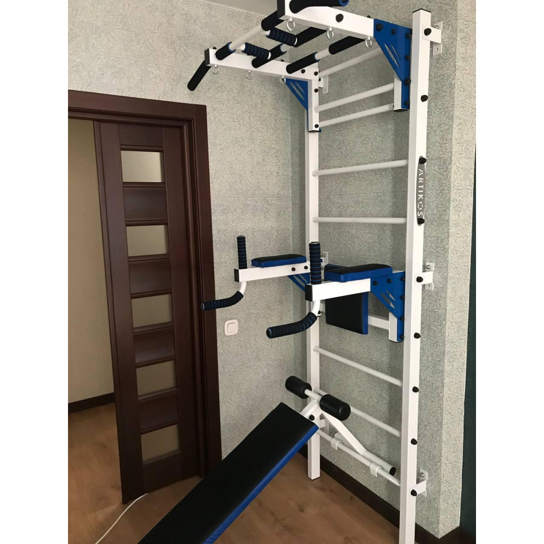 Szwedzki mur jest biało-niebieski