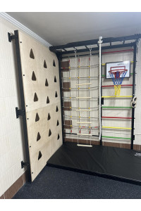 Drabinka gimnastyczna w kolorze białym z poręczą, ścianką wspinaczkową i matą