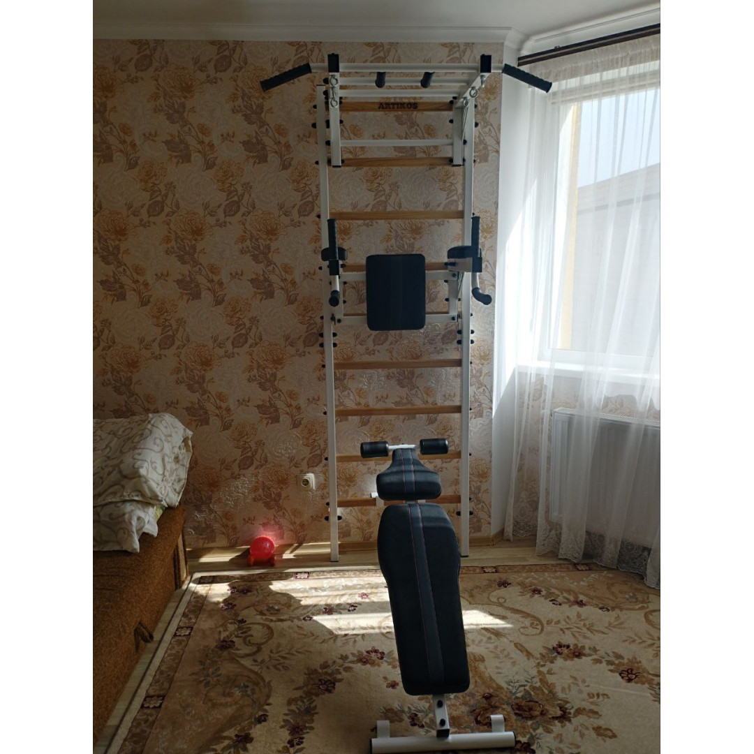 Drabinka gimnastyczna z poziomym drążkiem to biały Artikos PREMIUM