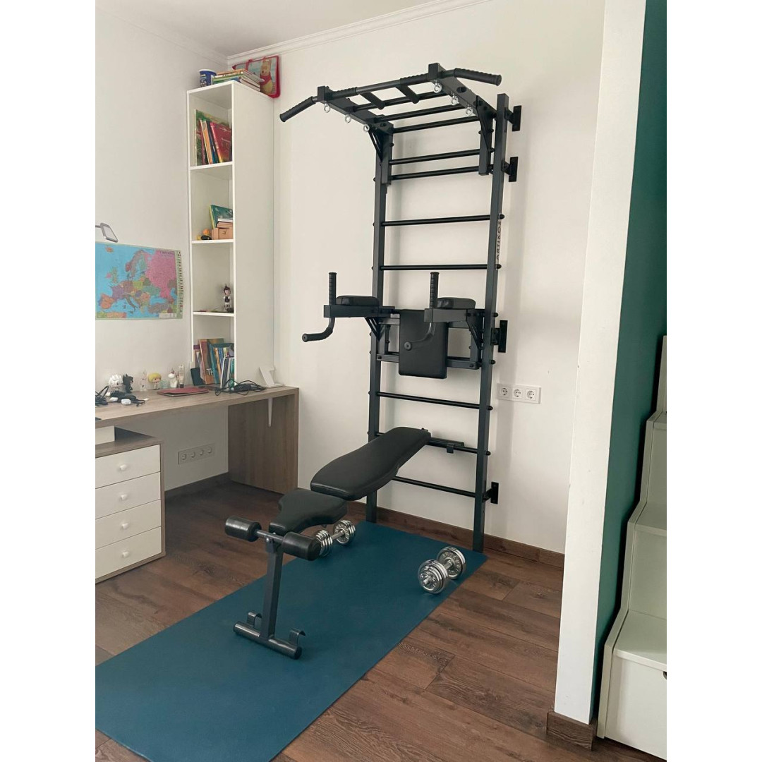 Drabinka gimnastyczna z poziomymi szprosami i szprosami ARTikOS wzmocniona szarością z czarnymi elementami